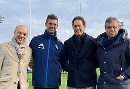 Visita a sorpresa alla Continassa: c'è John Elkann! Ecco di cosa ha parlato con Thiago, Giuntoli e Scanavino