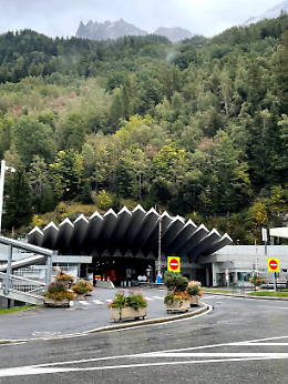 Monte Bianco riapre: stop ai disagi, torna la rotta diretta