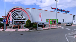 Azzecca un 5 al Superenalotto nella tabaccheria del centro commerciale e vince quasi 50mila euro