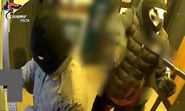VIDEO - In maschera per far esplodere i bancomat: in manette la "banda della marmotta"
