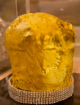 Il panettone più prezioso d'Italia: oro, Swarovski e prezzi da capogiro