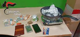 Arrestato lo "spacciatore del Natale": trovata droga e mille euro in contanti