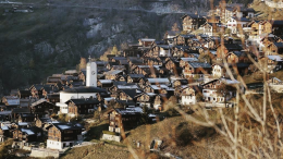 Un paesino svizzero ti paga per vivere tra le Alpi: requisiti e benefici dell'offerta