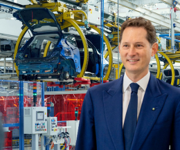 Stellantis, John Elkann visita Mirafiori (ecco perché), ma la fabbrica è chiusa