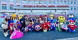 Natale di gioia: supereroi e volontari portano sorrisi ai bambini dell'ospedale Regina Margherita