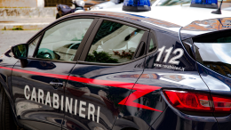 Aurora, rubano fuochi d'artificio e aggrediscono il titolare: arrestati due giovani