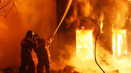 Incendio a Venaria: in fiamme la storica sede del Club Alpino Italiano 