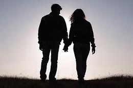 E vissero così, per sempre, scambisti e felici (e innamoratissimi)