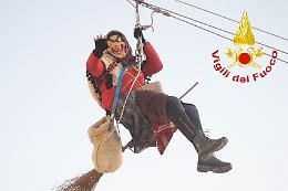 La Befana dei Pompieri: regali e magia al Regina Margherita di Torino