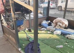 Spaccio, risse e prostituzione nel dehors del locale fallito a Barriera Milano