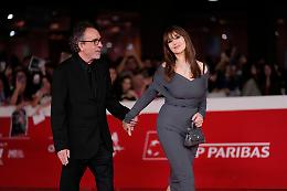 Monica Bellucci e Tim Burton: «Prima viene la relazione»
