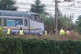 «C’è qualcuno sui binari». E si fermano i treni per la Francia 