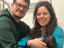 Alice, la prima bimba del Piemonte nel 2025 è figlia di due genitori sordi