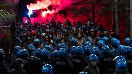 A.C.A.B. i celerini più duri contro i No Tav, ecco quando arriva la serie che farà discutere GUARDA IL TRAILER