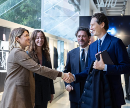 "Cari colleghi...", così John Elkann scrive ai dipendenti (e domani va a Mirafiori?)