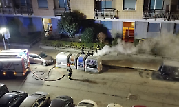 Baby-piromani si "divertono" a Borgo Vittoria: incendi notturni ai cassonetti