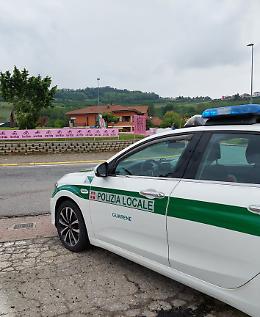 Guarene: scoperto con patente falsa, bloccato dalla polizia locale