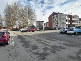 Una nuova piazza per riqualificare l’incrocio stradale