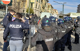 Assalto dei centri sociali al gazebo di Fratelli d'Italia. E Marrone attacca Lo Russo