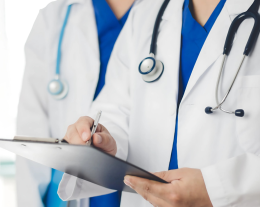 Torino, non si trovano i medici: appello per 360, ne arrivano 40