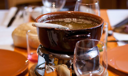 Bagna cauda e buon vino, tanto la buta si porta a casa