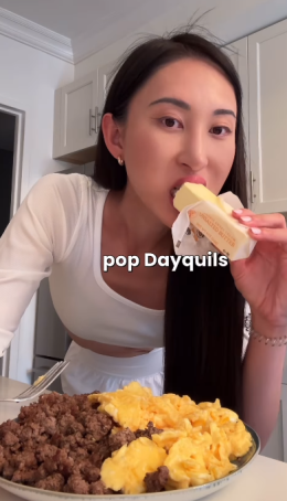 Sei anni senza carboidrati, frutta e verdura: la pericolosa dieta dell'influencer da 420 mila follower