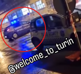 Fast & Furious a Torino: perché l'auto della polizia sgomma in una strada deserta?
