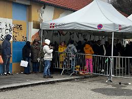 Torino, emergenza immigrazione: centinaia di persone in corso Verona 