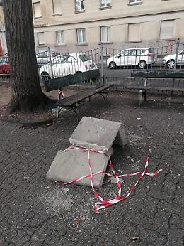 Giardini Alimonda, la resa ai vandali: il Comune porta via tutti gli arredi