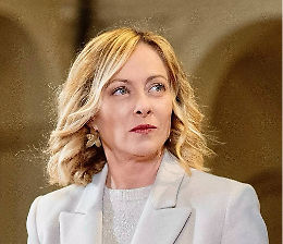 Il caso Almasri divide l’opinione pubblica, ma la fiducia in Giorgia Meloni cresce 