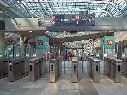 Chiusura serale della metropolitana: la protesta dei commercianti e dei giovani