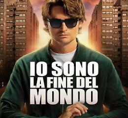 "Io sono la fine del mondo": uno sguardo al film campione d'incassi di Angelo Duro