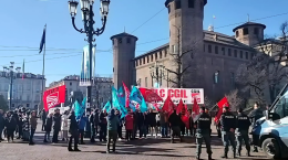 Call center in rivolta: a Torino lavoratori in piazza contro il contratto “al ribasso”