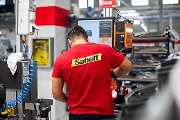 Sabelt, dalla Ferrari al suv degli arabi: accordo da 145 milioni