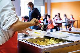 Spreco alimentare nelle mense scolastiche: l'assenza di un monitoraggio lo rende pericoloso