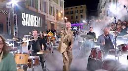 Jovanotti fa ballare tutta Sanremo: il delirio