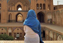 Violentata e minacciata dall’ex: «L’Italia? Funziona come l’Iran»