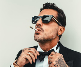 Fabrizio Corona sceglie Torino per la sua prima volta ma... è vietato fare foto