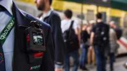 Bodycam sui treni piemontesi per fermare i passeggeri violenti