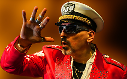 Gigi D'Agostino porta l'Ultimo Impero in corso Sebastopoli