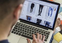 Attenzione alle truffe online: come i falsi saldi e le promozioni ingannano i consumatori