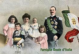 Anche i Savoia si mandavano cartoline...