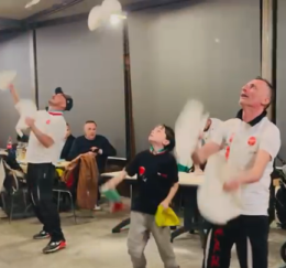 Pizza, spettacolo e solidarietà: una serata di gioia per i bambini ucraini a Ozegna