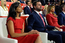 Torino, Usha Vance è in città. Oggi la cerimonia all'Inalpi Arena ma prima Egizio e Museo del Cinema