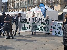 Parco del Meisino, blitz degli attivisti in piazza Castello all'inaugurazione di un evento per l'8 marzo