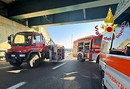 Tamponamento tra un tir e il bus di una scolaresca in gita: paura per 44 bambini di Ivrea