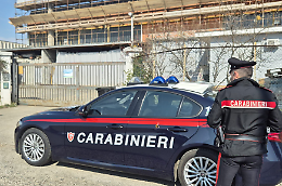 Morto nel capannone a Leinì, l'operaio 35enne non poteva essere salvato