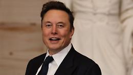 Tempeste solari minacciano la flotta Starlink di Musk: satelliti rientrano prima del previsto