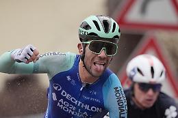 La Tirreno-Adriatico si tinge ancora di azzurro: Vendrame cala il tris