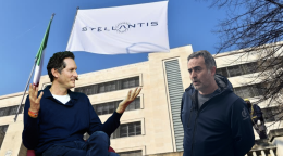 Stellantis, la Fiom vuole vedere John Elkann: "Ora basta evitarci". Il 29 altro sciopero
